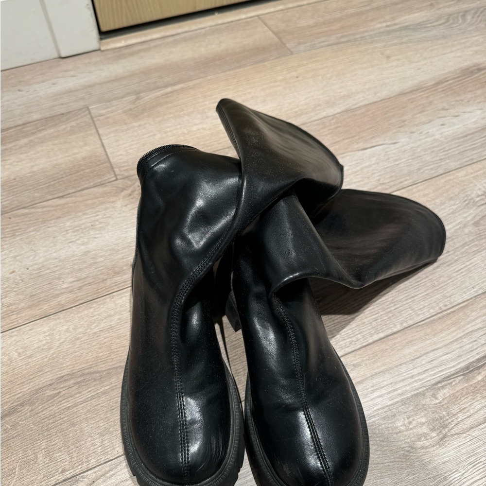 Black Boots